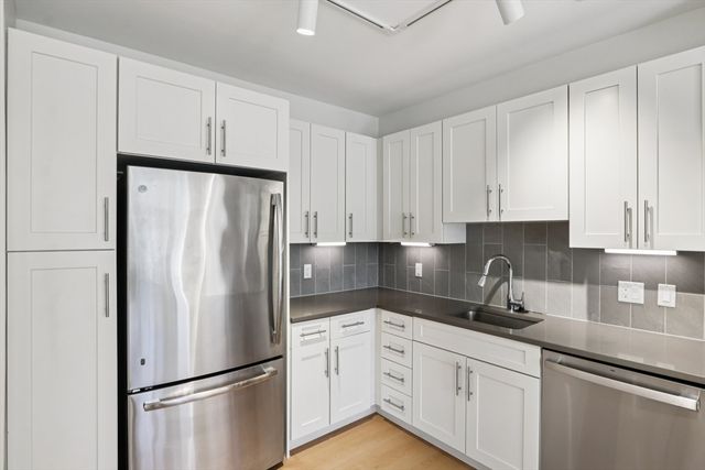 77 New 102-H, Cambridge, MA 02138