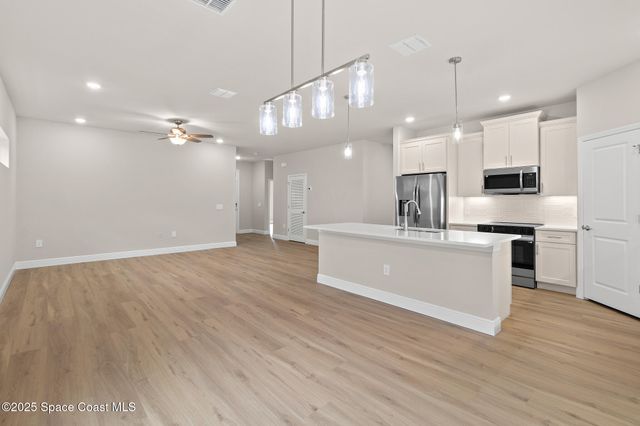 874 Cornelia Avenue SE, Palm Bay, FL 32909