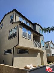 426 Lobata, Irvine, CA 92618