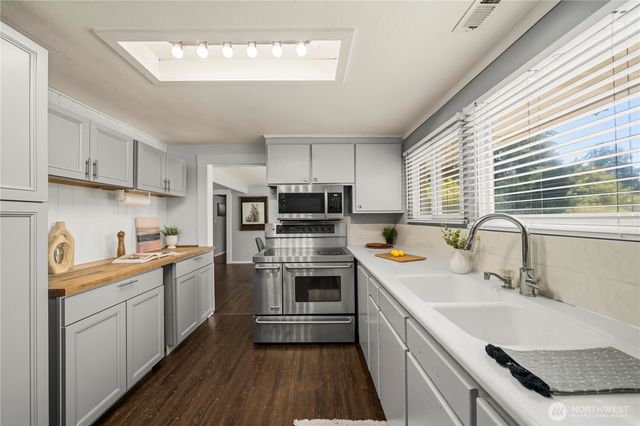 7115 Flora Street SW, Lakewood, WA 98499
