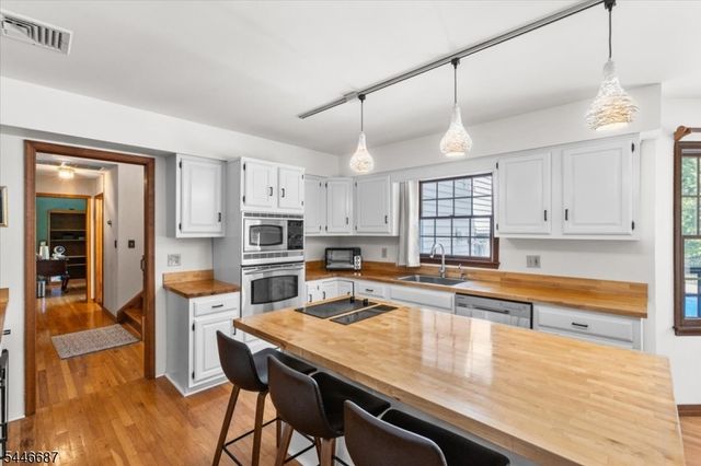 5 Cambridge Rd, Andover Twp., NJ 07848