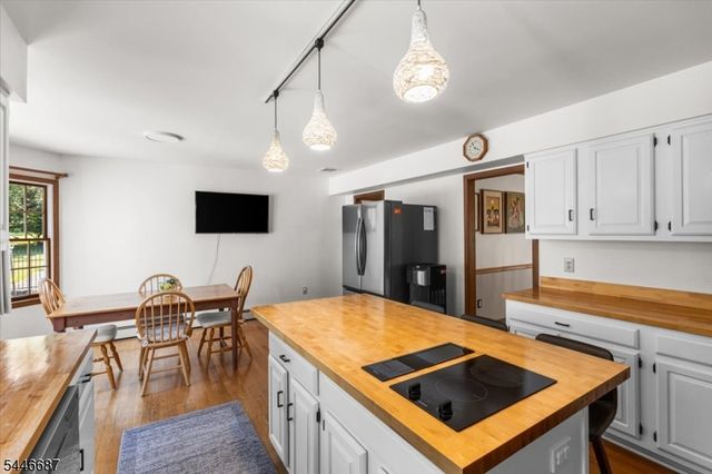 5 Cambridge Rd, Andover Twp., NJ 07848