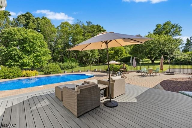 5 Cambridge Rd, Andover Twp., NJ 07848