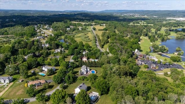 5 Cambridge Rd, Andover Twp., NJ 07848