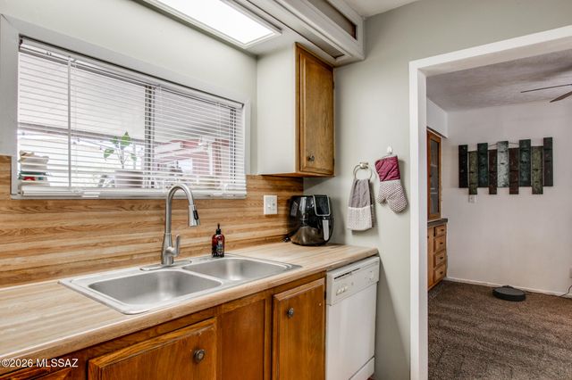 16682 N Ave Del Lasso, Tucson, AZ 85739