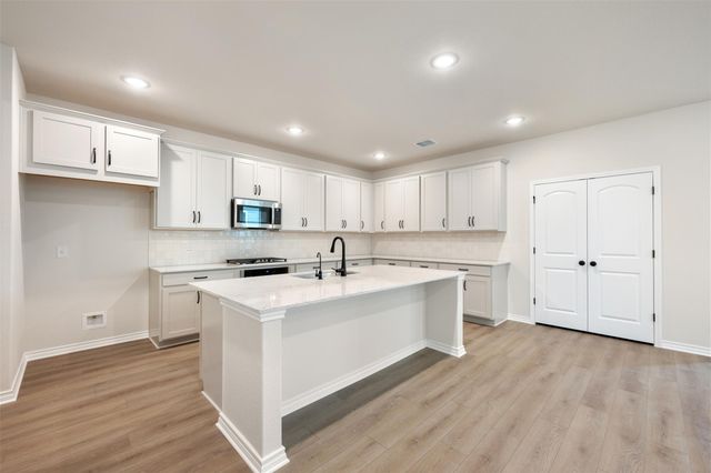 213 Clover BND, Liberty Hill, TX 78642
