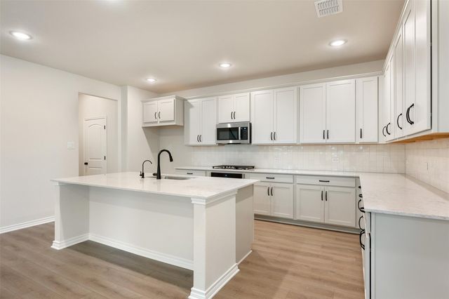 213 Clover BND, Liberty Hill, TX 78642