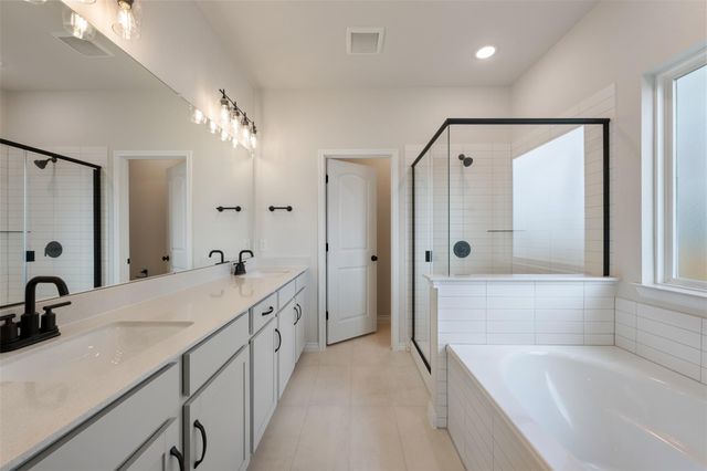 213 Clover BND, Liberty Hill, TX 78642