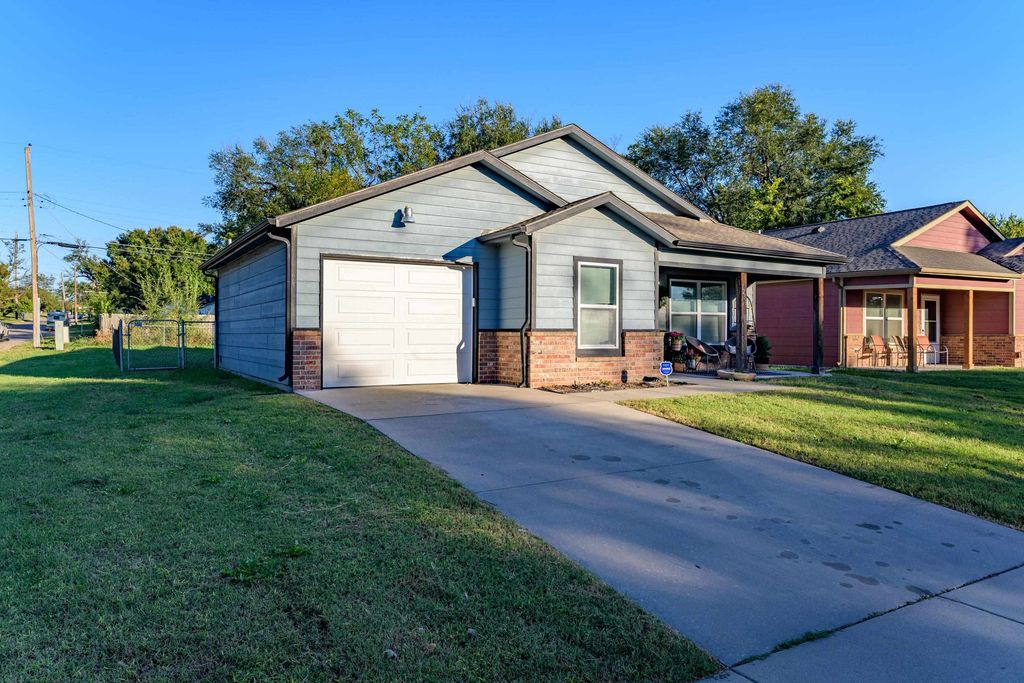 1258 N Green St, Wichita, KS 67214