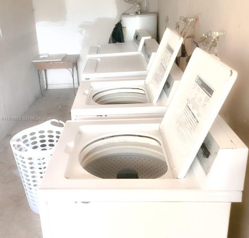 304 NW 30th Ct 102, Pompano Beach, FL 33064