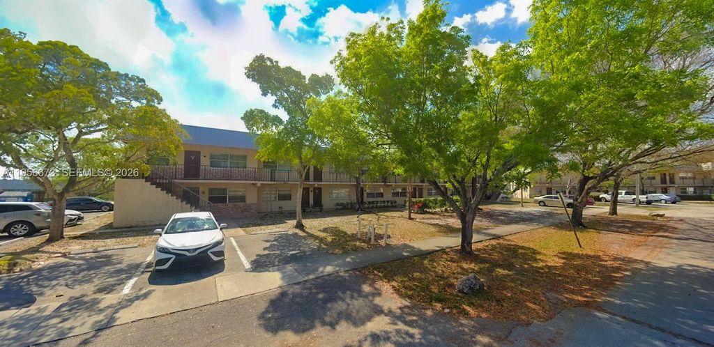 304 NW 30th Ct 102, Pompano Beach, FL 33064