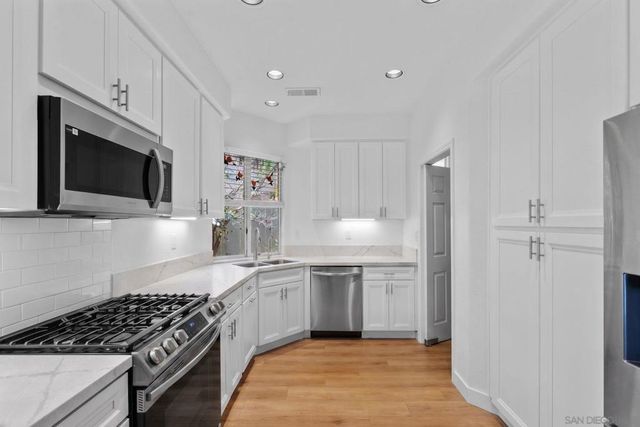 11249 caminito rodar, San Diego, CA 92126