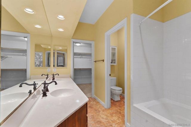 11249 caminito rodar, San Diego, CA 92126