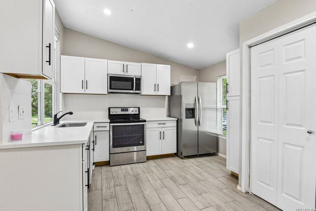 31320 SUNLIGHT DR, Bulverde, TX 78163