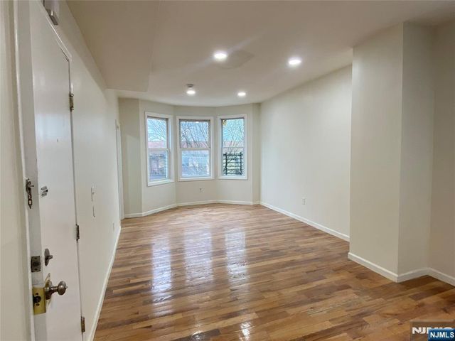 101 Hedden Terrace 2, Newark, NJ 07108