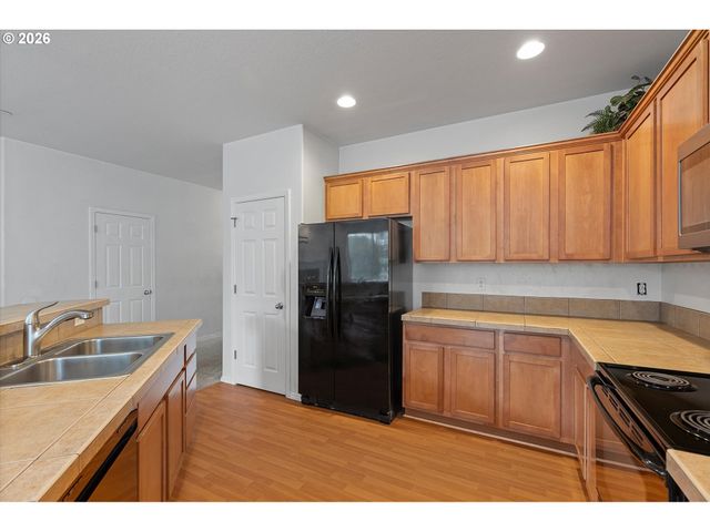 15591 Sw STONE RIDGE Cir, Beaverton, OR 97007