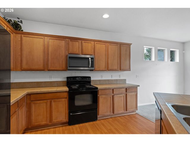 15591 Sw STONE RIDGE Cir, Beaverton, OR 97007