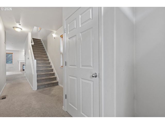 15591 Sw STONE RIDGE Cir, Beaverton, OR 97007