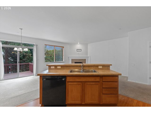 15591 Sw STONE RIDGE Cir, Beaverton, OR 97007