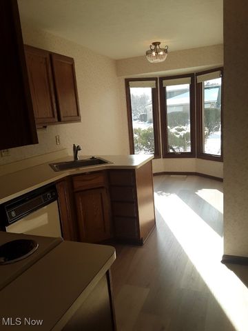 15504 Roxboro Drive, Middleburg Heights, OH 44130