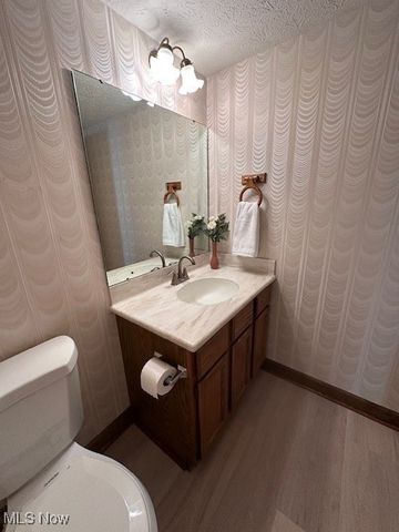 15504 Roxboro Drive, Middleburg Heights, OH 44130