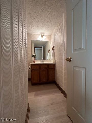 15504 Roxboro Drive, Middleburg Heights, OH 44130