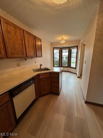 15504 Roxboro Drive, Middleburg Heights, OH 44130