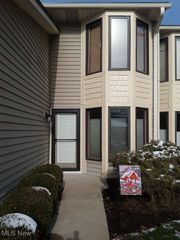 15504 Roxboro Drive, Middleburg Heights, OH 44130