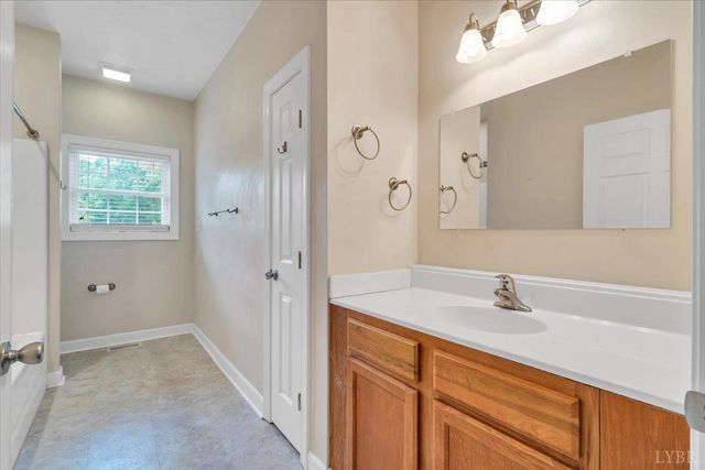 2677 Tolers Ferry Rd, Huddleston, VA 24104