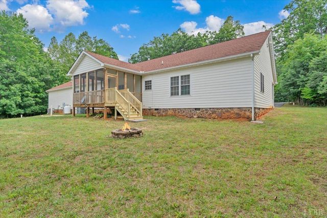 2677 Tolers Ferry Rd, Huddleston, VA 24104