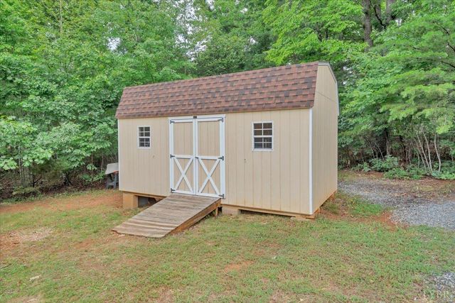 2677 Tolers Ferry Rd, Huddleston, VA 24104