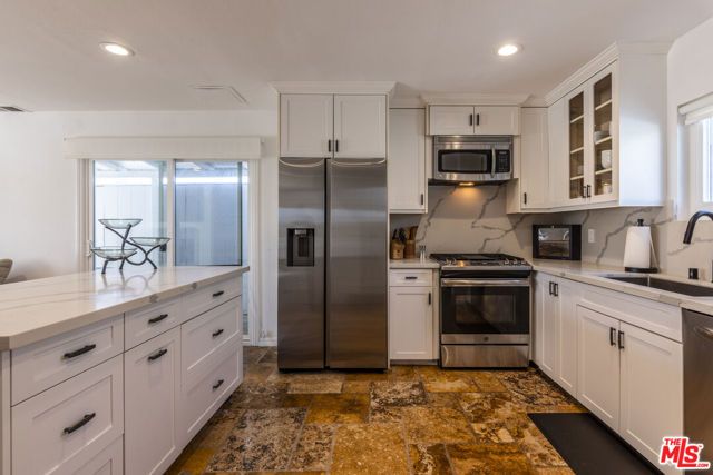 28711 PACIFIC COAST Highway 30, Malibu, CA 90265