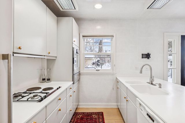 1197 Como Boulevard W, Saint Paul, MN 55103