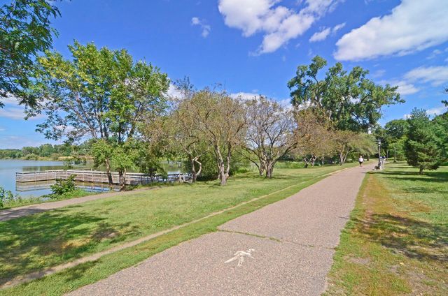 1197 Como Boulevard W, Saint Paul, MN 55103