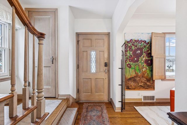 1197 Como Boulevard W, Saint Paul, MN 55103