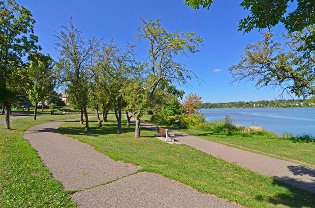 1197 Como Boulevard W, Saint Paul, MN 55103