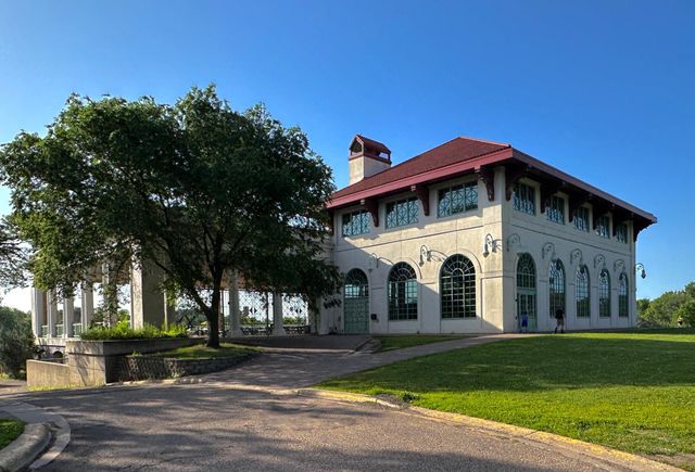 1197 Como Boulevard W, Saint Paul, MN 55103