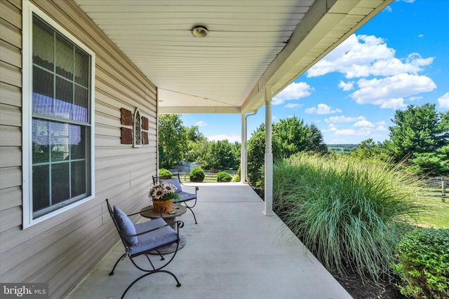 2528 MEETINGHOUSE RD, Spring Grove, PA 17362