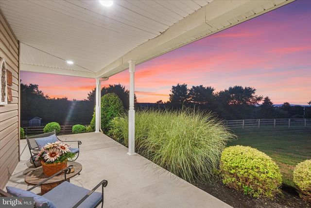 2528 MEETINGHOUSE RD, Spring Grove, PA 17362