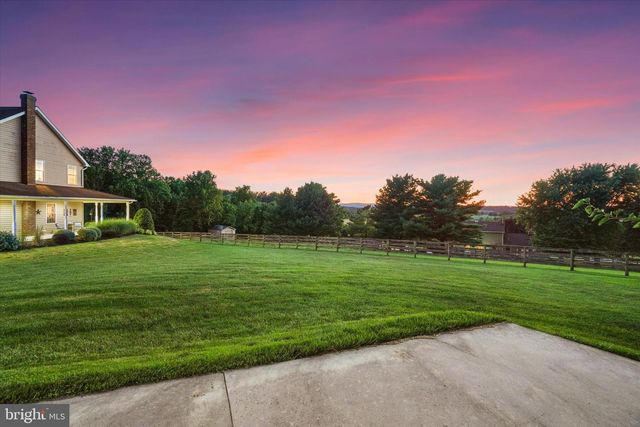 2528 MEETINGHOUSE RD, Spring Grove, PA 17362
