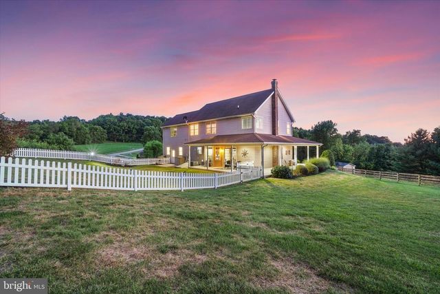 2528 MEETINGHOUSE RD, Spring Grove, PA 17362