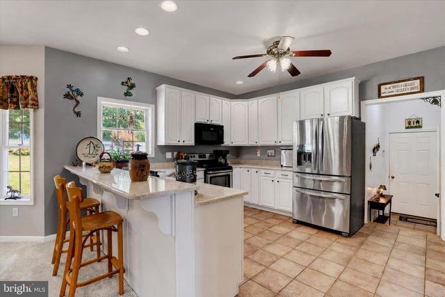 2528 MEETINGHOUSE RD, Spring Grove, PA 17362