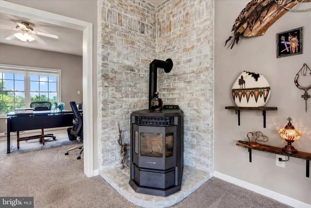 2528 MEETINGHOUSE RD, Spring Grove, PA 17362