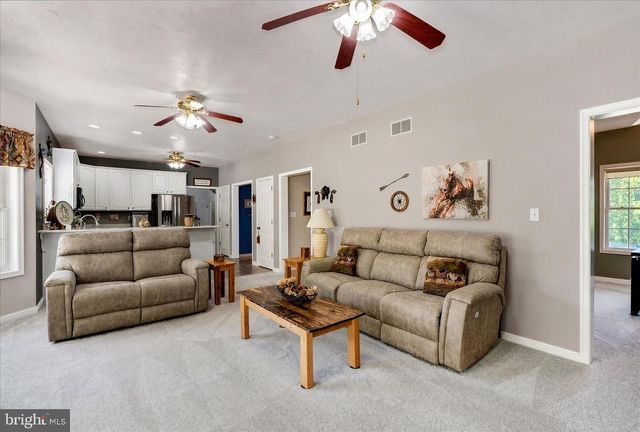 2528 MEETINGHOUSE RD, Spring Grove, PA 17362