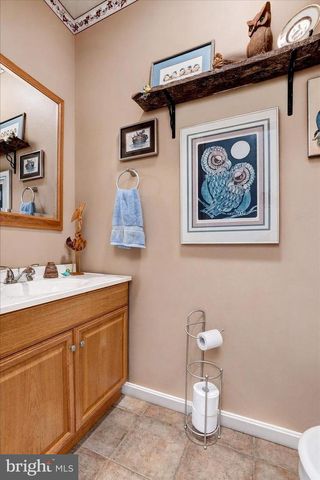 2528 MEETINGHOUSE RD, Spring Grove, PA 17362