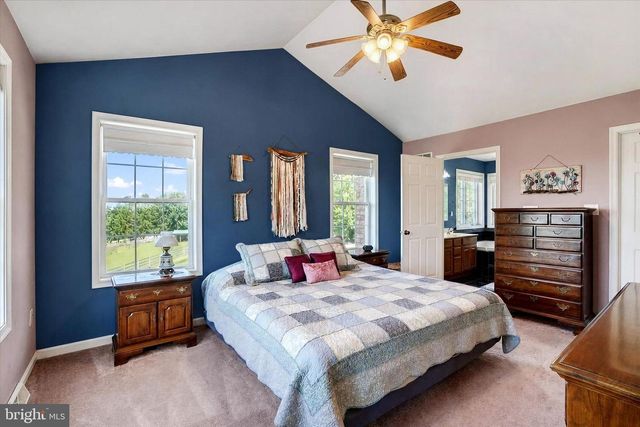 2528 MEETINGHOUSE RD, Spring Grove, PA 17362