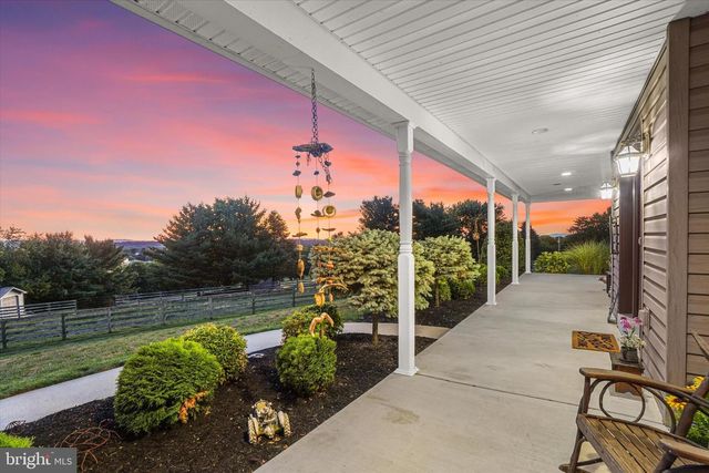 2528 MEETINGHOUSE RD, Spring Grove, PA 17362
