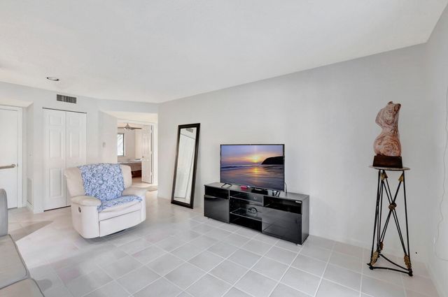 5731 Coach House Circle A, Boca Raton, FL 33486