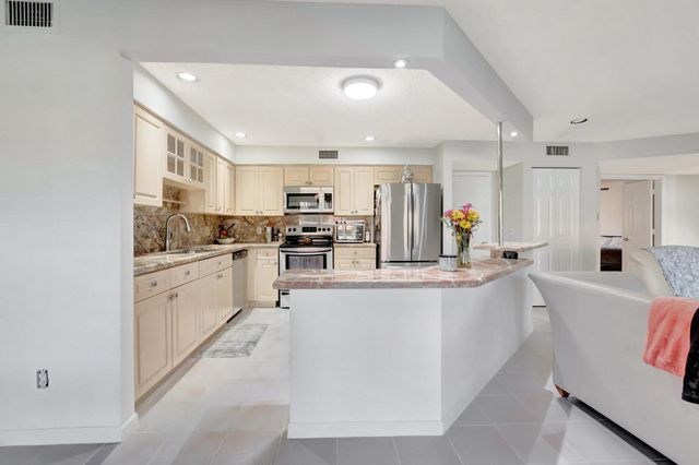 5731 Coach House Circle A, Boca Raton, FL 33486