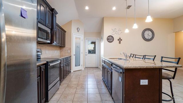 500 Central Park Street, Edinburg, TX 78541